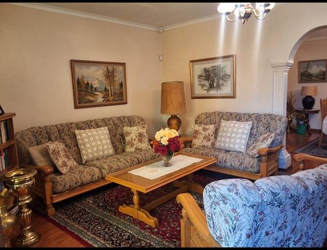 4 BEDROOM HOUSE FOR SALE IN SHALLCROSS